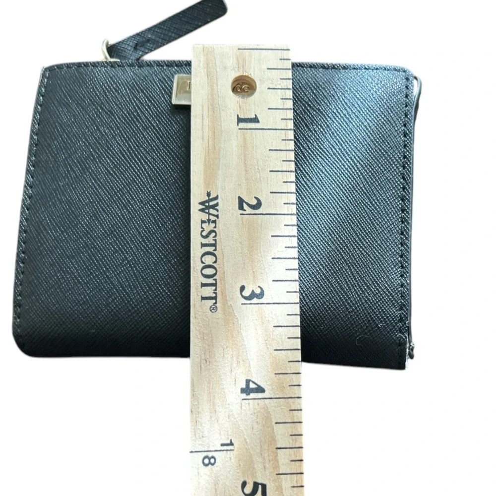 Kate Spade Women's Black Leather Wallet‎